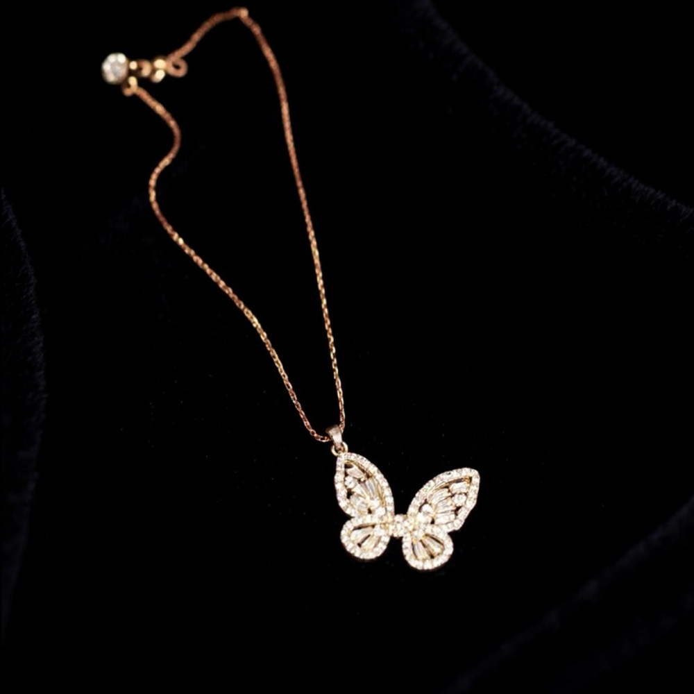 Elegant Butterfly Pendant Necklace 🥳